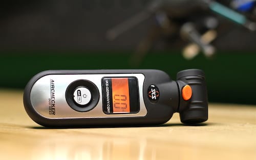 Medidor de presión SkS airchecker - YoTrillo.com